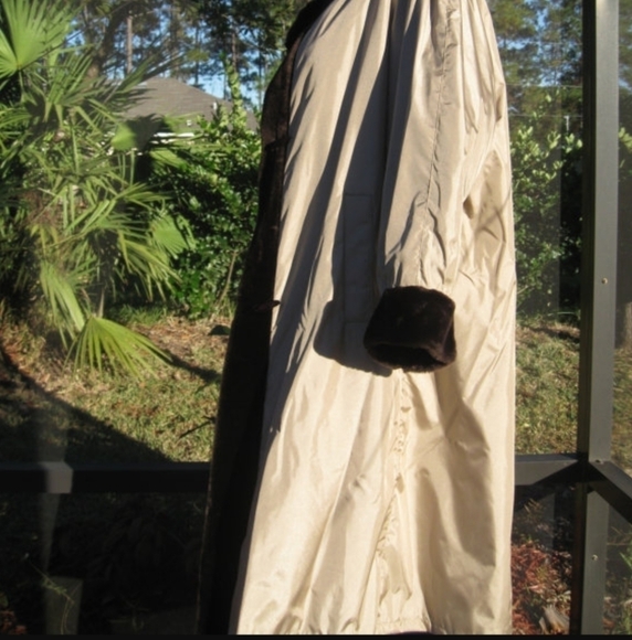 PLUSH VINTAGE SHEERED MINK FAUX FUR REVERSIBLE FULL LENGTH RAIN COAT SIZE MEDIUM - Picture 6 of 8
